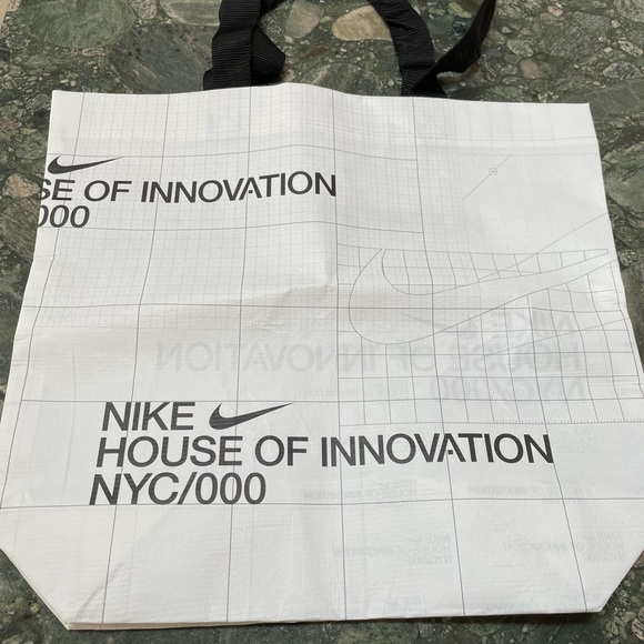 COPY - Nike Store paper tote bag - paris - Picture 2 of 4